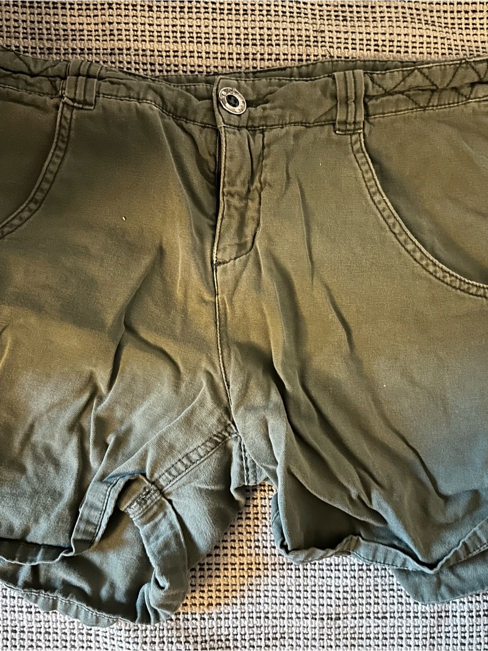 Women’s Olive Green Casual Short-Shorts